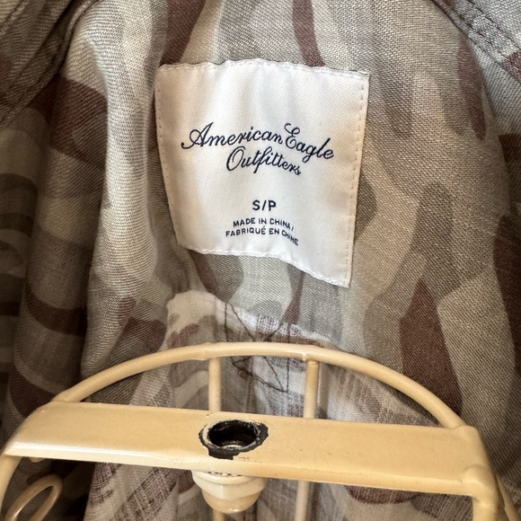 Button-Up - Picture 4 of 5